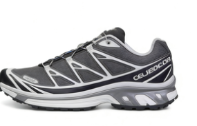 Sepatu kasual Salomon